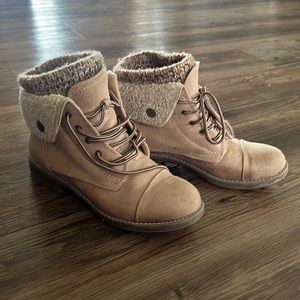 Cliffs ankle boots size 9